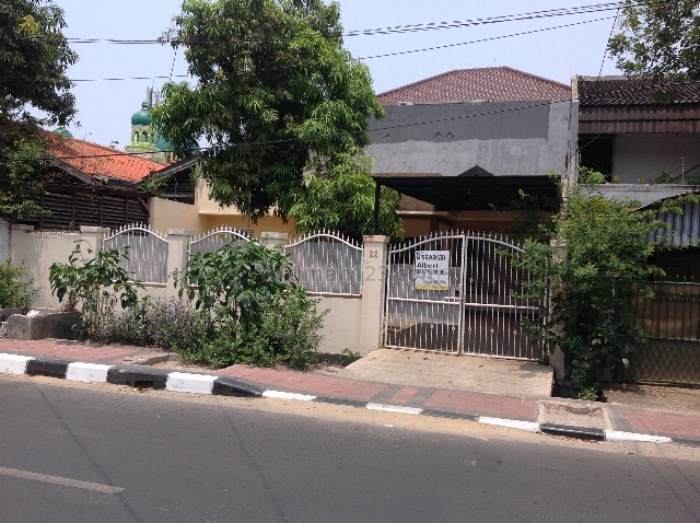 Rumah buat kantor,klinik, praktek dokter ataupun gudang strategis nyaman aman, Rawamangun, Jakarta Timur