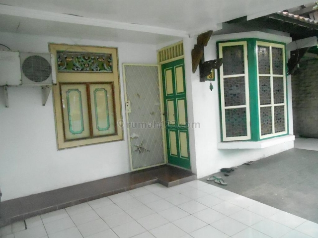 Rumah Lama dekat keramaian Bintaro Sektor 3, Bintaro, Tangerang Selatan