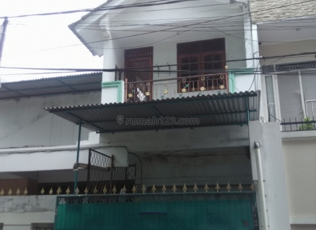 Rumah COCOK untuk TINGGAL , ada 7 Kamar Tidur !!, Jelambar, Jakarta Barat