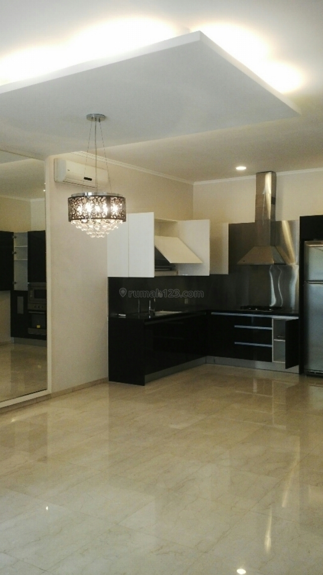 SENAYAN GOLF RESIDENCE tLP: O8I9232O47. POSISI HOOK, Patal Senayan, Jakarta Selatan