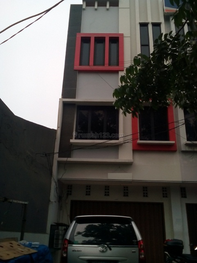 Kramat Rumah Siap Huni 3,5 Lantai, Kramat, Jakarta Pusat