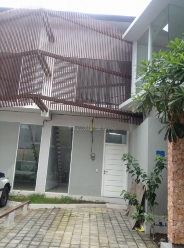 RRUMAH MINIMALIS MODERN DALAM KOMPLEX DI SUNSET ROAD, Gelogor Carik, Denpasar
