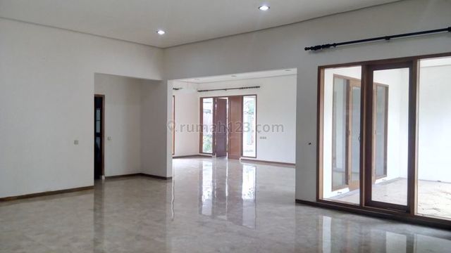 Beautiful house in Kemang with huge Backyard, Kemang, Jakarta Selatan