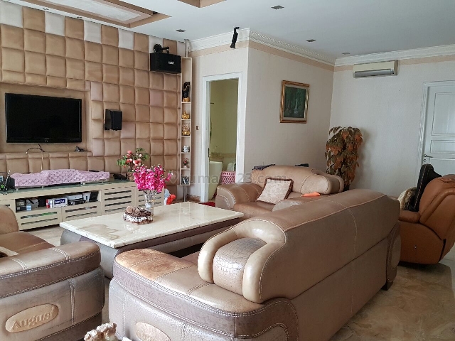Rumah di Pantai Indah Kapuk Semi Furnished Hadap Selatan Full Renov Bagus Harga Murah Nego, Pantai Indah Kapuk, Jakarta Utara