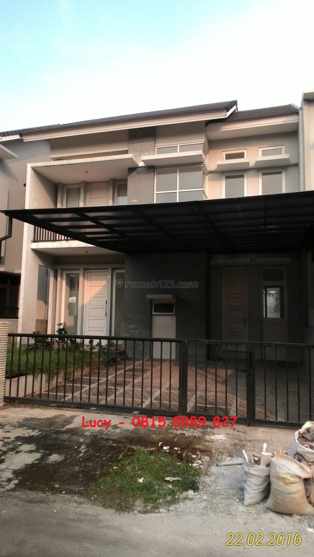Rumah besar di boulevard Victoria Park, Cimone, Tangerang