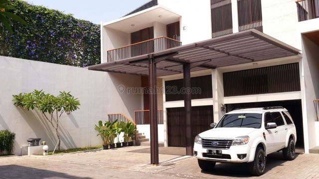 The New Town House, Comfortable and Beautiful Town House In Area Bangka Close Kemang For Expatriat and Others "The Price Can Be Negotiable", Bangka, Jakarta Selatan