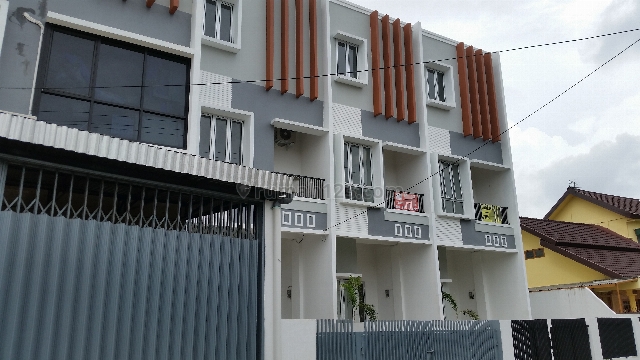 Butuh uang, dibawah pasar, Ilir Timur I, Palembang