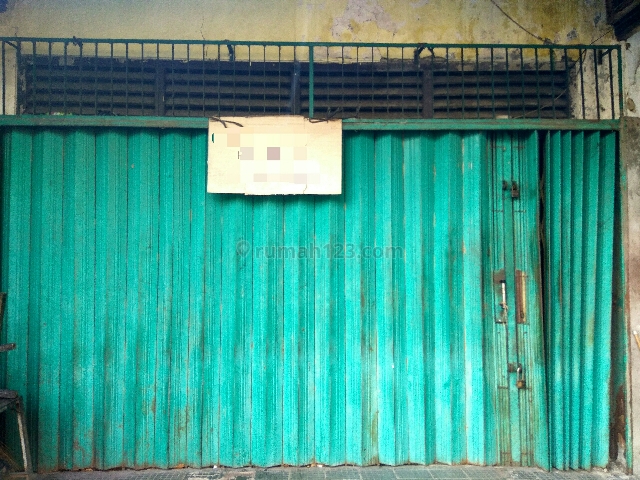 rumah di tengah kota cocok pertokoan, Bulustalan, Semarang