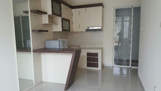 rumah cantik siap huni, uk4x11.5 3lantai, Pantai Indah Kapuk, Jakarta Utara