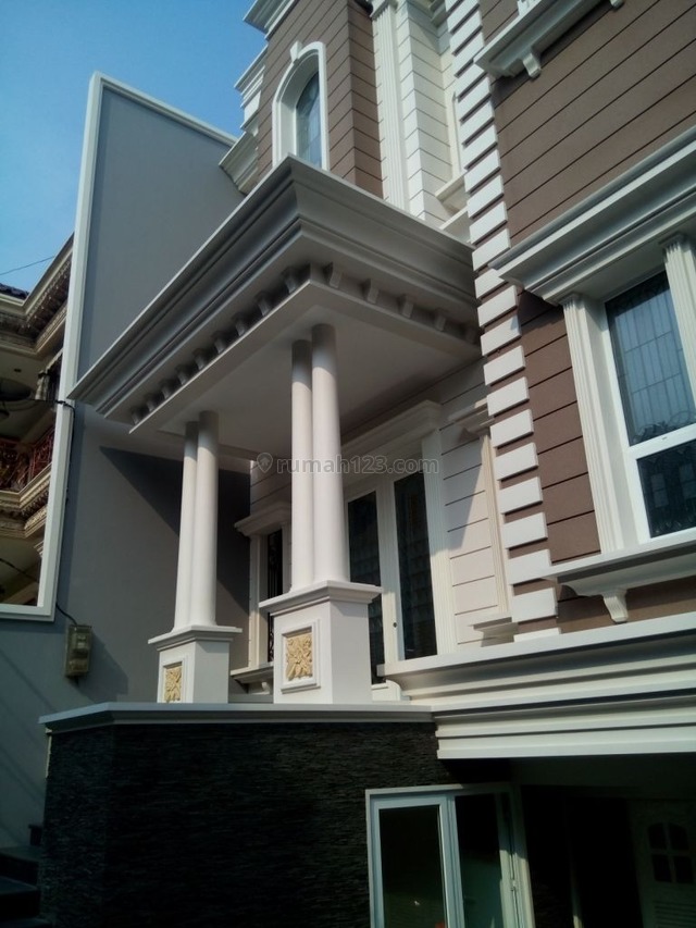 Comfortable and beautiful house In area Senayan for expatriat and others “The price can be negotiable”, Senayan, Jakarta Selatan