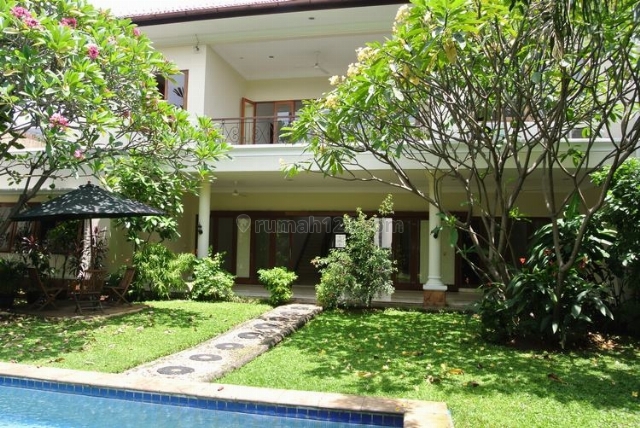 House with green garden - Kemang Selatan, Kemang, Jakarta Selatan