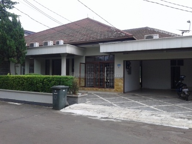 HOUSE 425M2/700M2 CLUSTER TOWN HOUSE, S POOL, RP 43.876.000,-/BLN + ppn @ JL TELADAN FATMAWATI CIPETE JAKARTA SELATAN, Gandaria, Jakarta Selatan