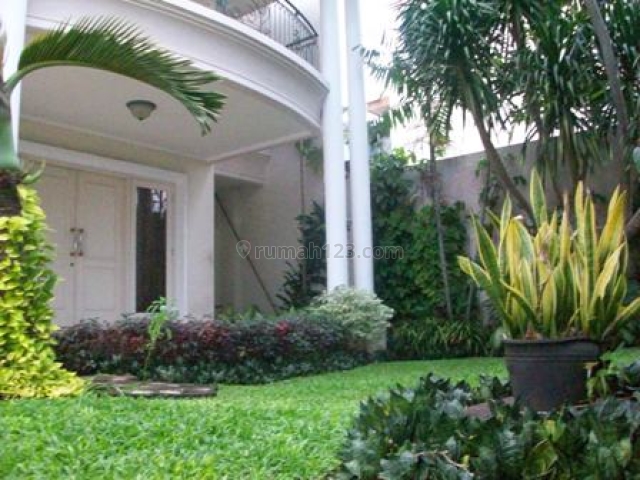 clasic modern house with large living room, Cilandak, Jakarta Selatan