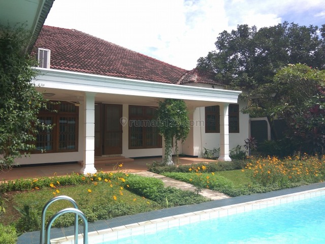 Classic town house in Kemang area “The price can be negotiable”, Kemang, Jakarta Selatan