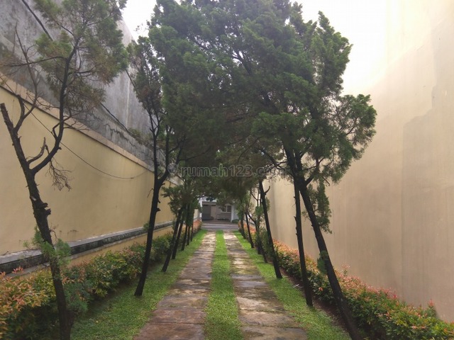 Classic town house in Kemang area “The price can be negotiable”, Kemang, Jakarta Selatan