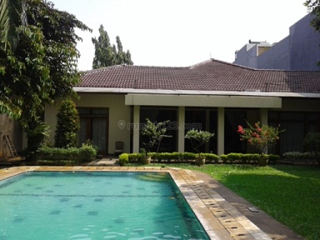 HOUSE 800 SQM, LAND 1.300 SQM, BIG HOUSE & LUXURIOS, SWIMMING POOL, GAZEBO @ KEMANG SELATAN JAKARTA SELATAN, Kemang, Jakarta Selatan
