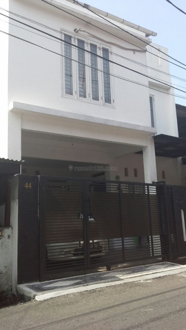 Rumah cantik modern minimalis, Kayu Putih, Jakarta Timur