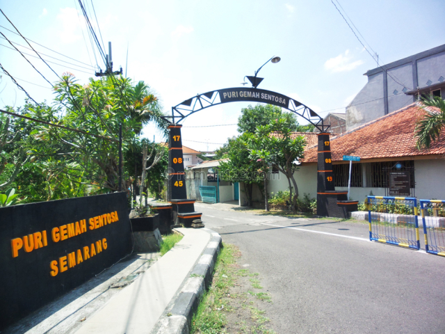 RUMAH 2 LANTAI SIAP HUNI JL PANDANWANGI GEMAH SMG ,DEKAT SWALAYAN ADA MAJAPAHIT, Gemah, Semarang