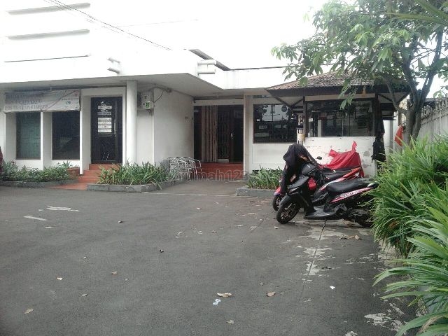 Rumah Pinggir Jalan Cocok Untuk Usaha, di Siliwangi, Sukasari, Bogor