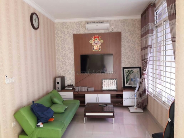 Rumah cantik FULL Furnished, Green Lake City, Jakarta Barat