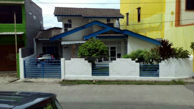 rumah besar luas tingkat separoh, Pamulang, Tangerang