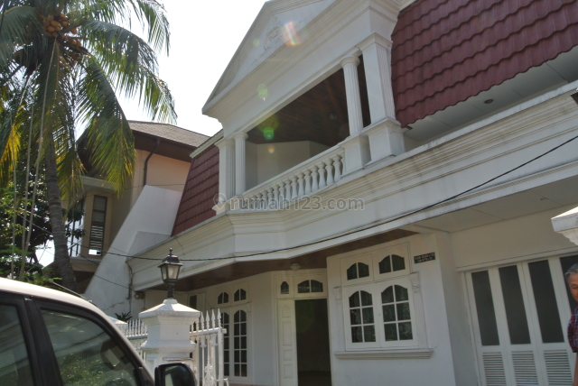 Nice House and Strategic Area with 3 Bedroom Semi Furnished, Pondok Pinang, Jakarta Selatan
