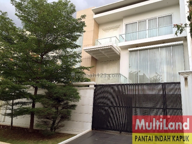 Rumah LUX di PIK (POOL), Pantai Indah Kapuk, Jakarta Utara