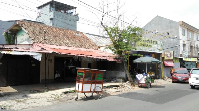 Rumah Lama di Mainroad Jl. Sawah Kurung, Lengkong, Bandung