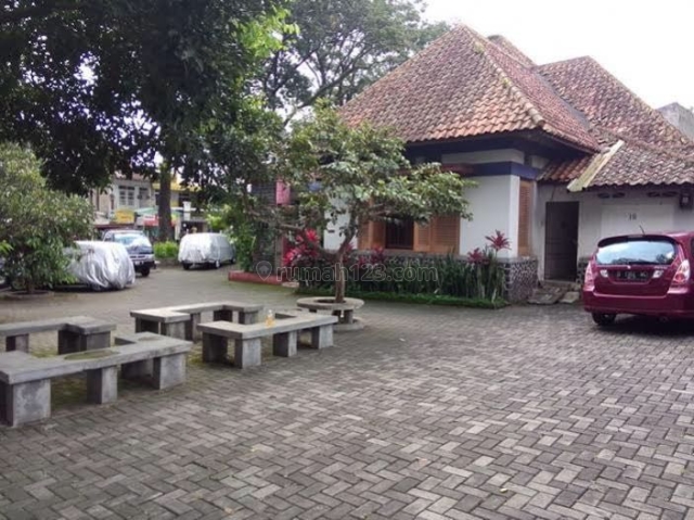 Rumah Bangunan Belanda ex Cafe and Resto di sayap Cipaganti Cihampelas Pasirkaliki Bandung, Cipaganti, Bandung