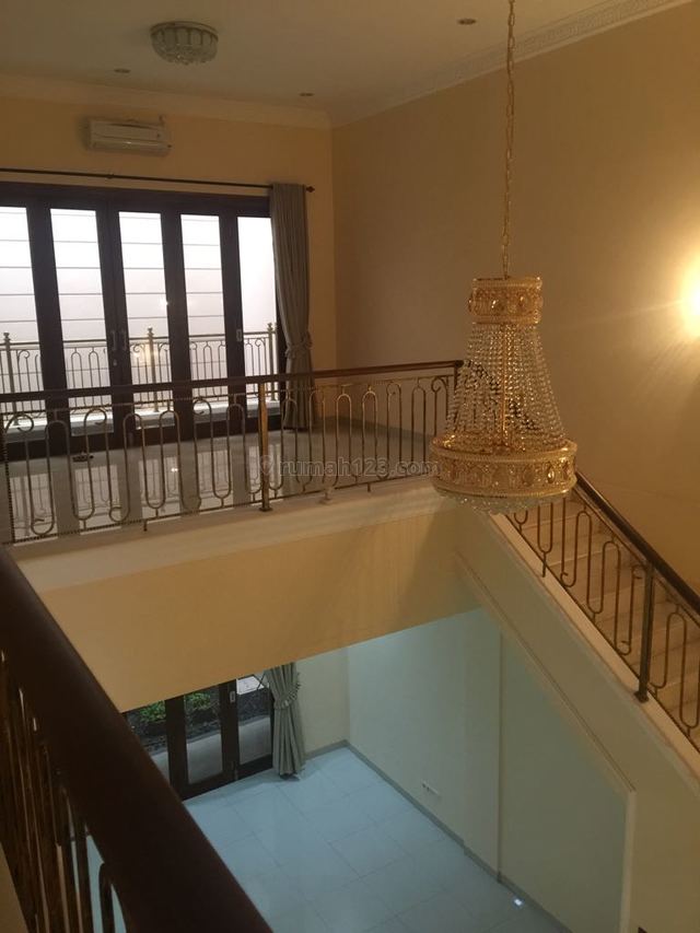 Disewakan rumah brandnew Jl Ciomas woltermongisi kebayoran baru jakarta selatan, Kebayoran Baru, Jakarta Selatan