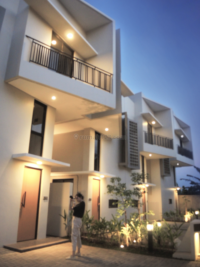Modern Minimalis Lokasi Strategis ke Mall BXC, Stasiun Jurangmangu, Bintaro, Tangerang