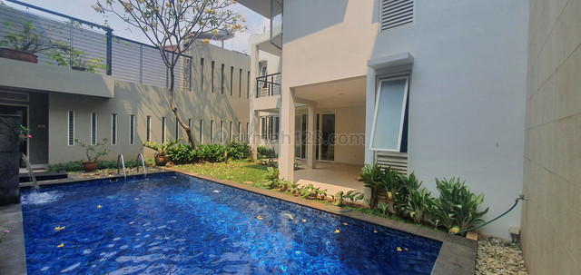 Comfortable and beautiful house In Kuningan area for expatriat and others “The price can be negotiable”, Kuningan, Jakarta Selatan
