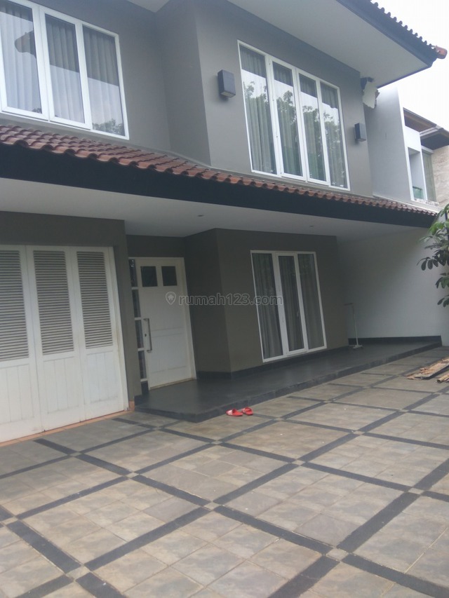 Comfortable and beautiful house In area Senopati for expatriat and others “The price can be negotiable”, Senopati, Jakarta Selatan
