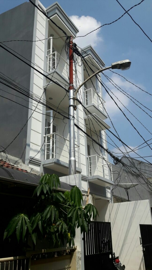 Rumah Siap Huni Modern Minimalis, Tanjung Duren, Jakarta Barat