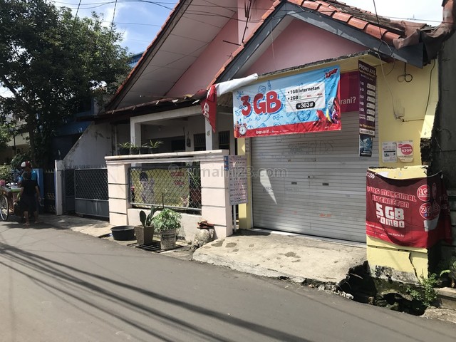 RUMAH LAMA SIAP HUNI DI POLTANGAN DEKAT TOL SIMATUPANG JAKARTA SELATAN, Tanjung Barat, Jakarta Selatan