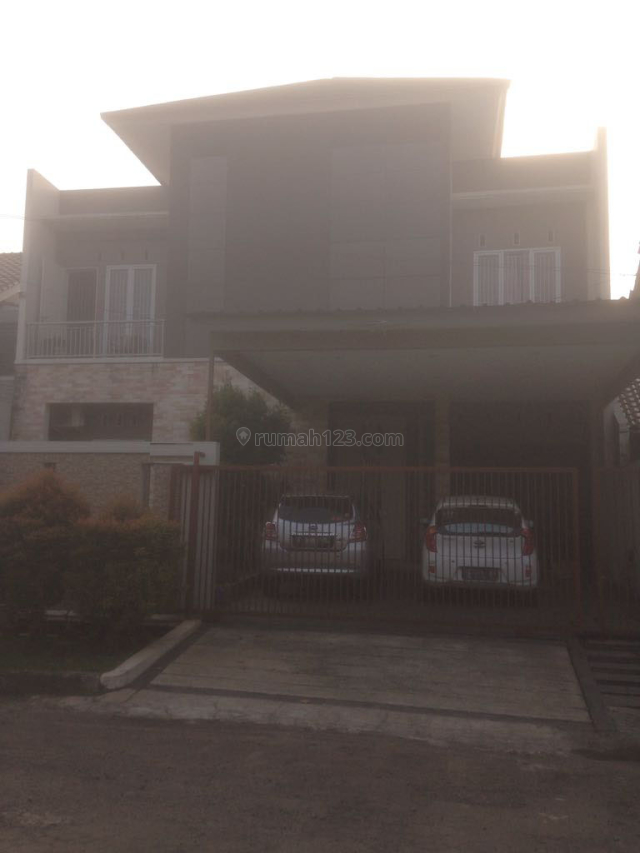 RUMAH BAGUS 3 LANTAI DENGAN SEMI FURNISHED DI MELATI MAS BSD (luc 366), BSD, Tangerang