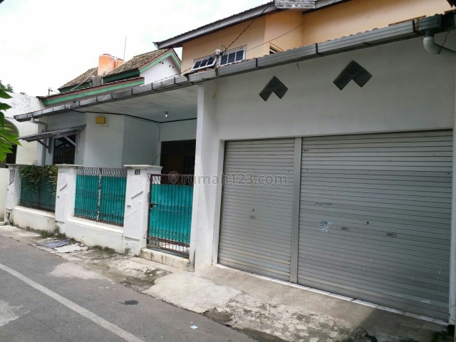 rumah strategis tengah kota. 5 kamar, Purwosari, Solo