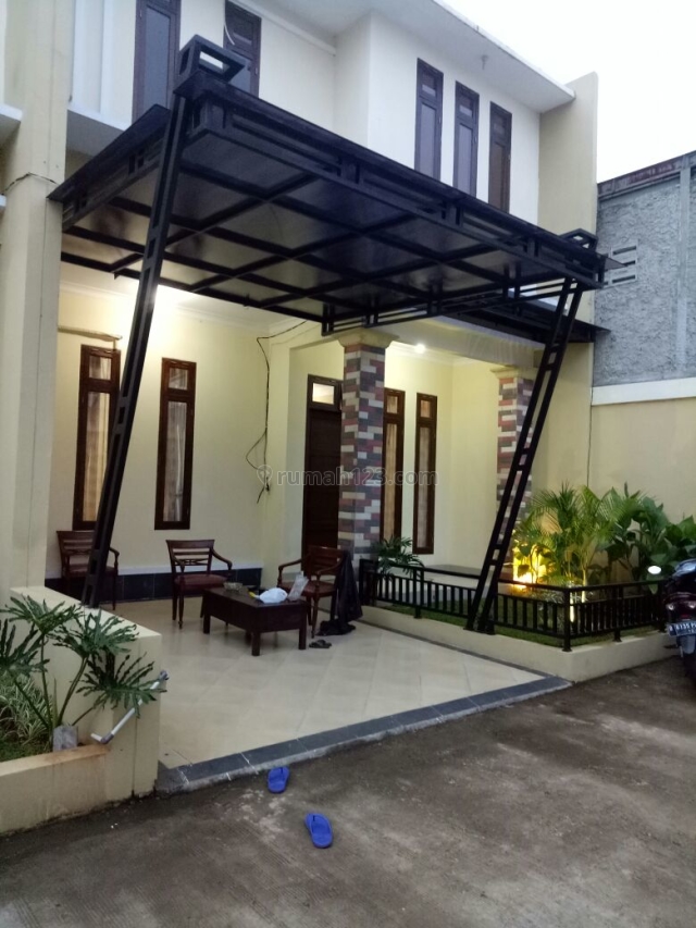 Rumah Baru cantik Strategis dalam Cluster di Cipadu Tanggerang, Cipadu, Tangerang