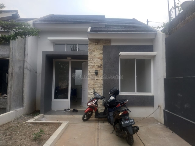 Rumah Depok Pinggir Jalan Tole Iskandar Sukmajaya Depok Akses Mudah Tol dan Stasiun, Sukmajaya, Depok