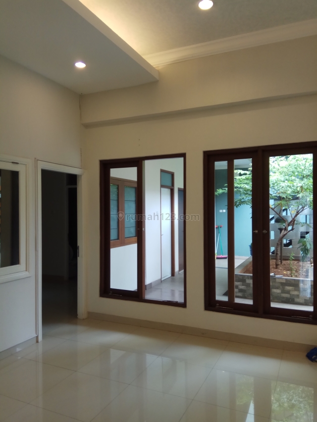 Rumah Siap Huni di Tomang, Tomang, Jakarta Barat