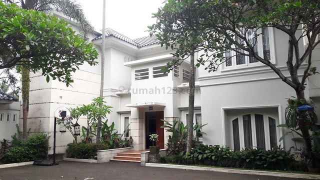 Rumah Mewah di Jagakarsa, Jakarta Selatan, Siap Huni, 5 BR, Tennis Court, Private Pool, Furnished, LT 3660 m2, Jagakarsa, Jakarta Selatan