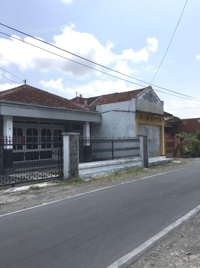 Rumah Strategis Siap Pakai, Cemani, Solo
