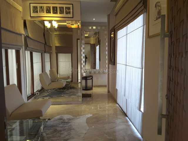 Exclusive town house,3lt,semi furnished,dkt hero, Kemang, Jakarta Selatan