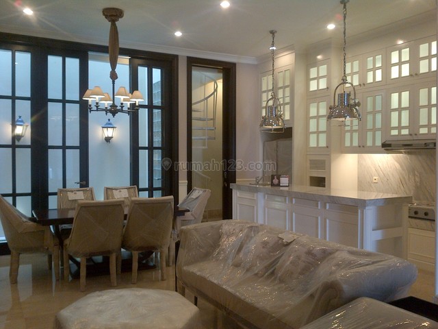 Rumah Baru,siap Huni,fully Furnished,hadap Selatan, Pondok Indah, Jakarta Selatan