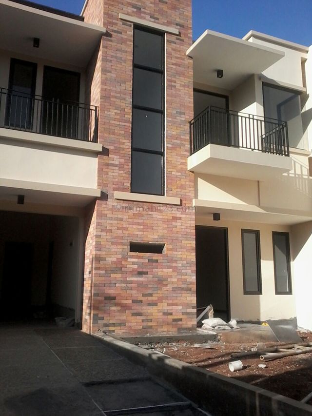 Rumah Baru,minimalis Modern,tenang dan Nyaman,strategis, Kemang, Jakarta Selatan