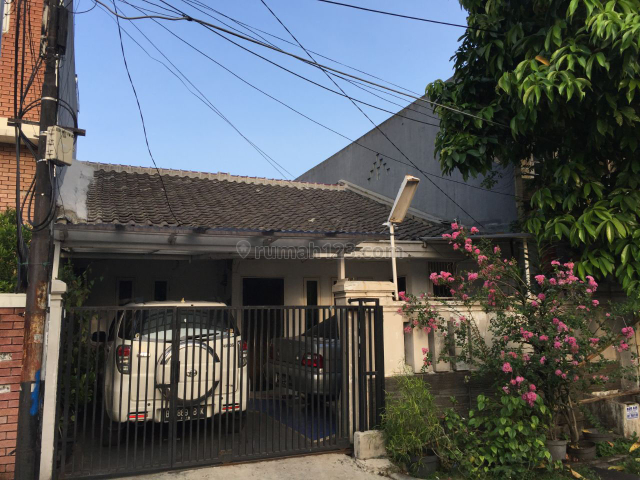 Rumah Puri Lokasi Strategis, Puri Indah, Jakarta Barat