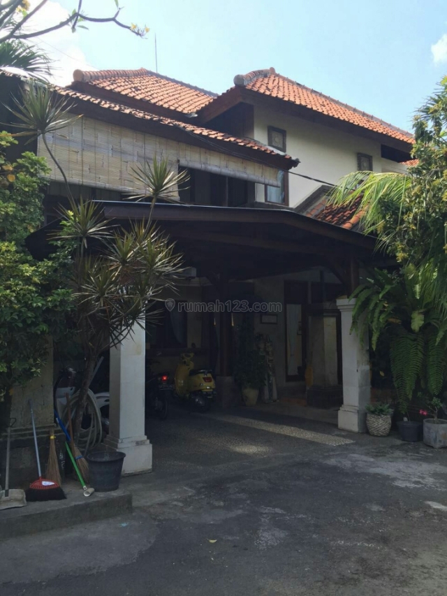 Villa sekond siap Huni Di Batu Belig seminyak Badung Bali, Batu Belig, Badung
