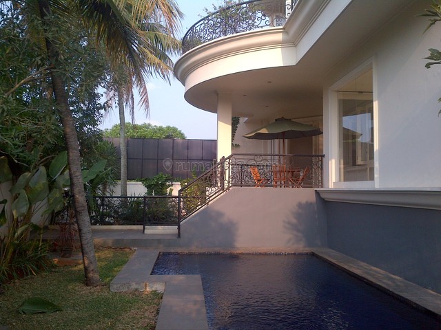 Nice House,comfortable,strategic Location,close To Ais, Kemang, Jakarta Selatan