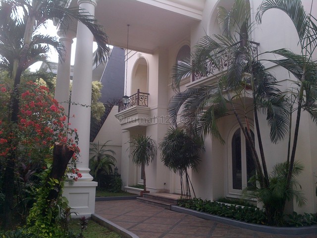 Bright,beautiful House In The Best&prestigious Location, Kemang, Jakarta Selatan