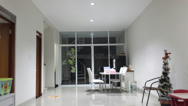RUMAH Bagus MINIMALIS 2 lantai PONDOK HIJAU SAYAP SETIABUDI GEGERKALONG BANDUNG, Pondok Hijau, Bandung